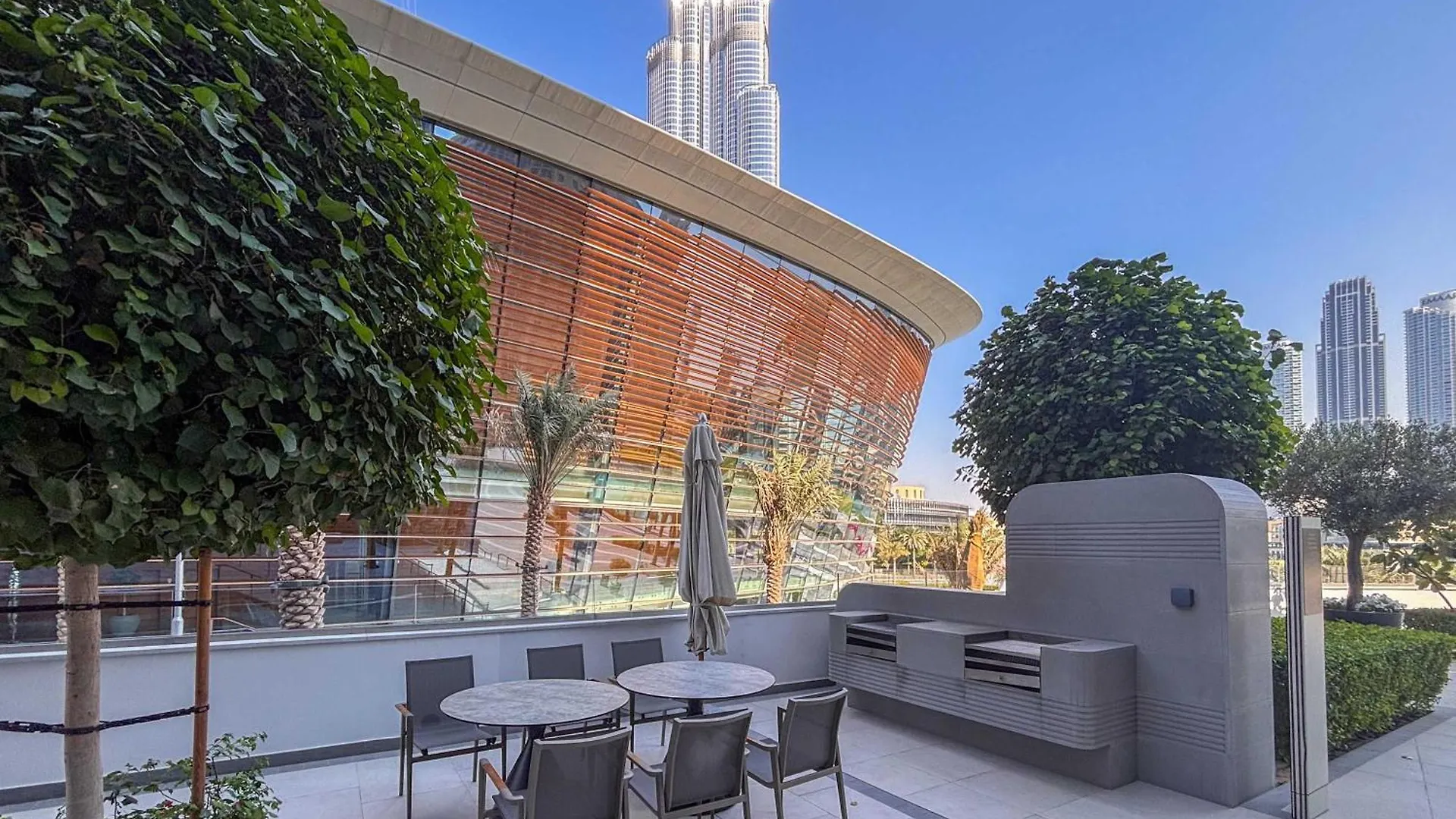 Frank Porter - Grande Signature Residence Dubai United Arab Emirates