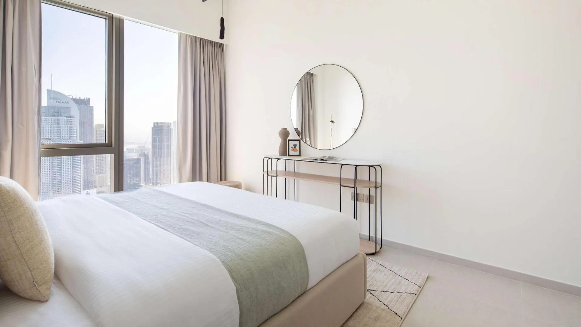 Frank Porter - Grande Signature Residence Dubai Apartment
