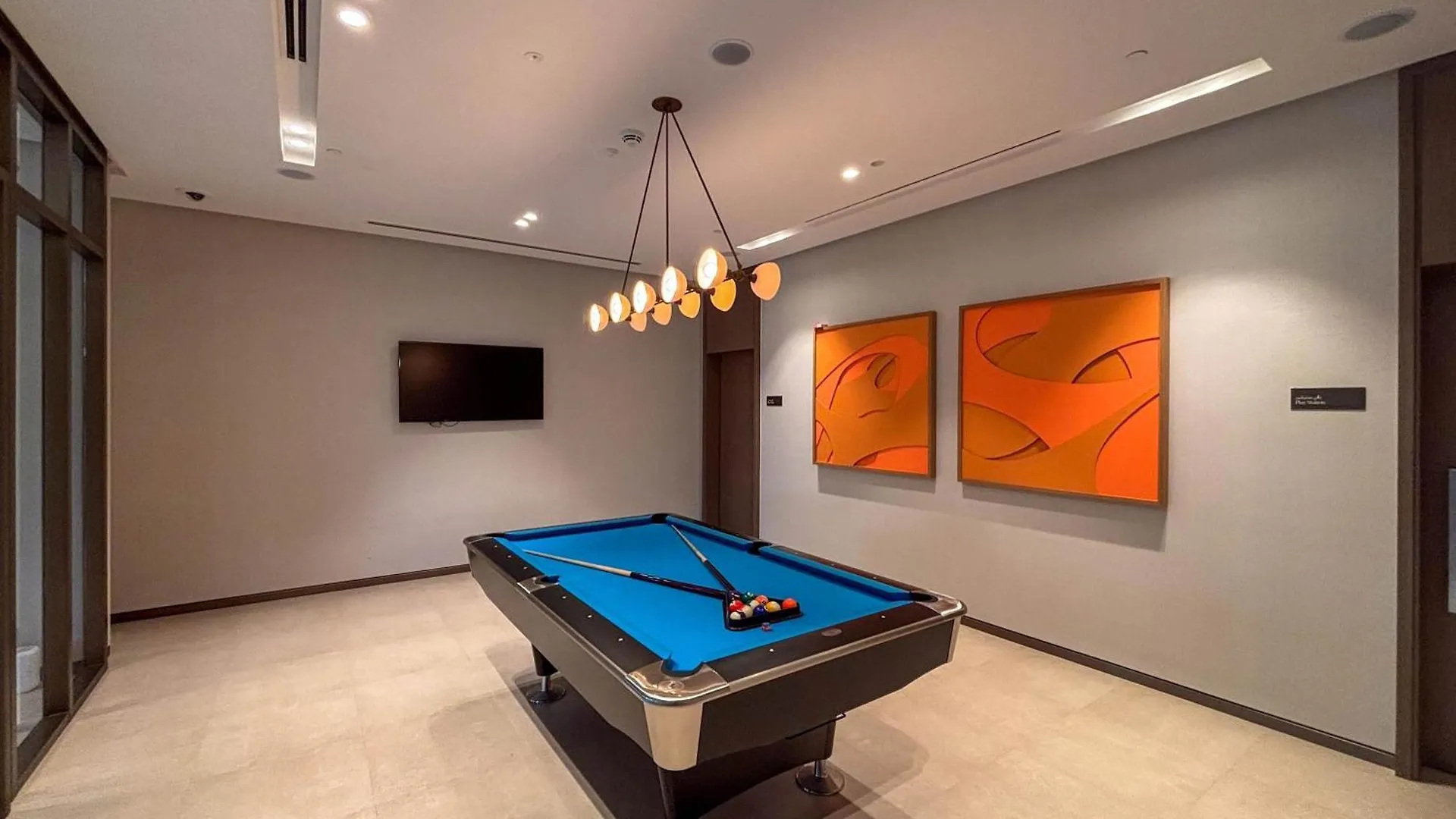 Frank Porter - Grande Signature Residence Dubai Apartment