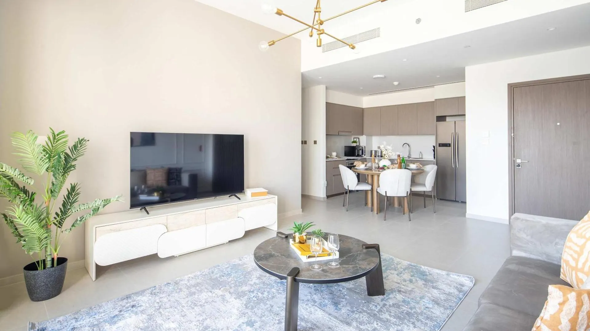 Frank Porter - Grande Signature Residence Dubai United Arab Emirates